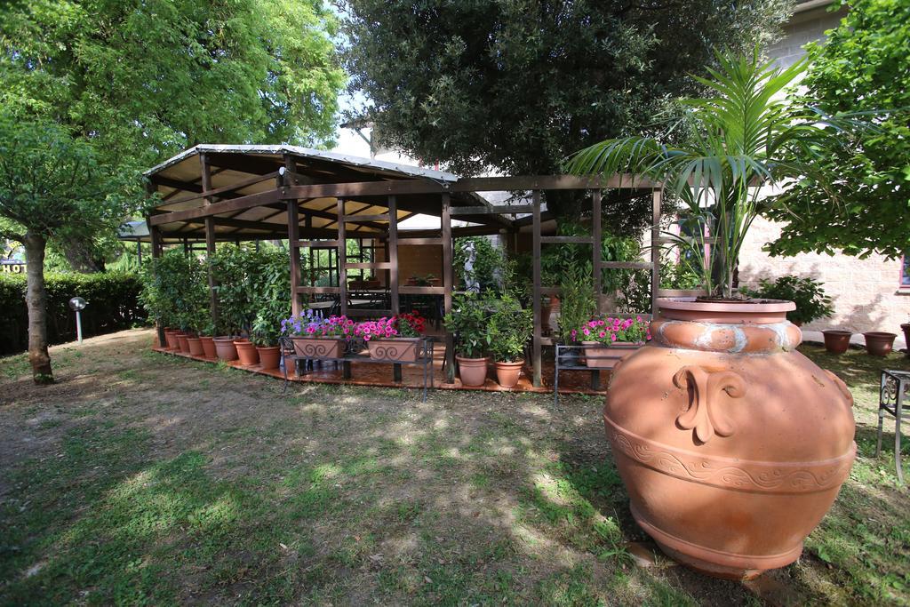 Hotel Ristorante Al Brunello Di Montalcino Luaran gambar