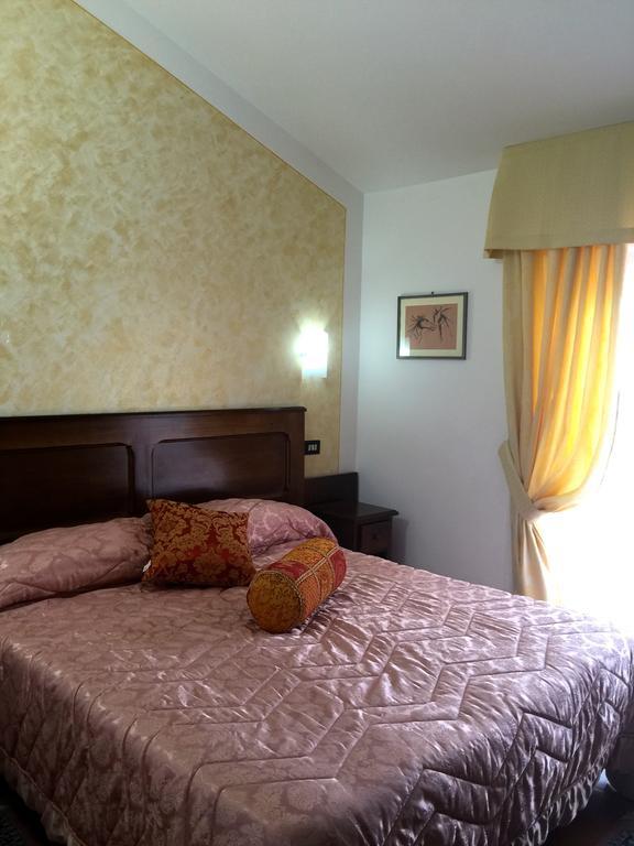 Hotel Ristorante Al Brunello Di Montalcino Bilik gambar