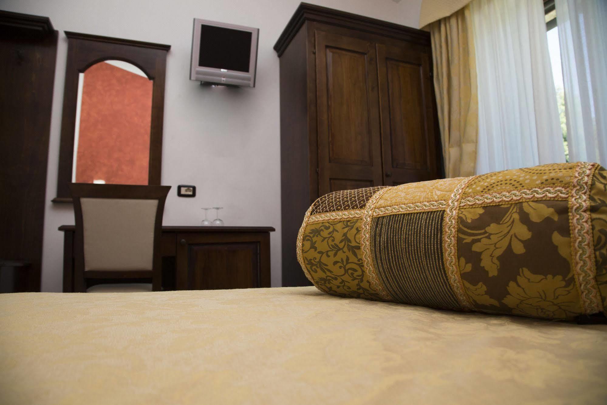 Hotel Ristorante Al Brunello Di Montalcino Luaran gambar